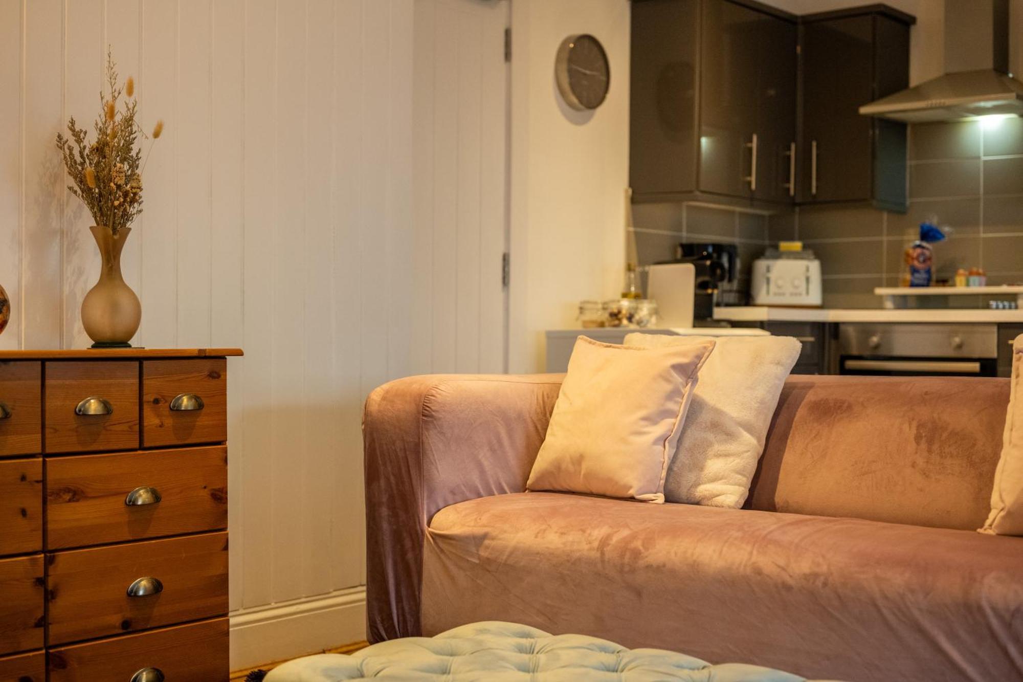 Cute 1 Bed Apartment 2 Mins From The Sea - Sleeps 4, Flat 8 The Gables, Church Street, Lyme Regis Exterior foto